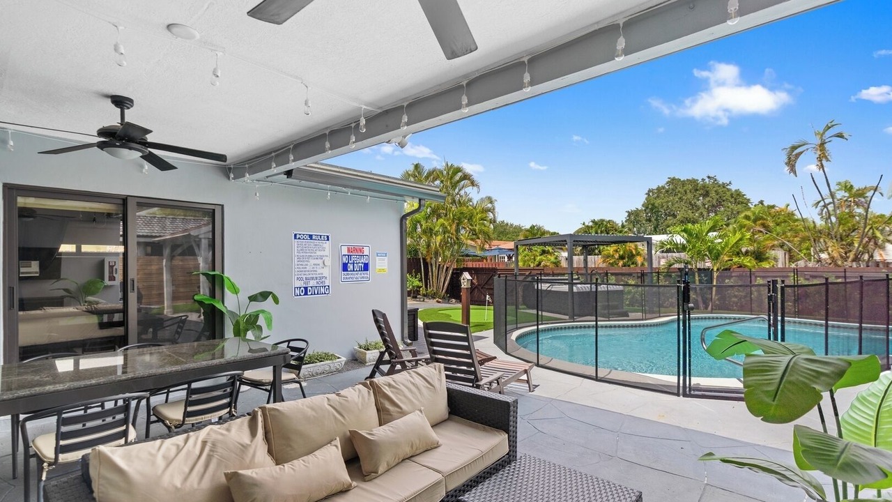 Photo of Outdoor in Hollywood Hills