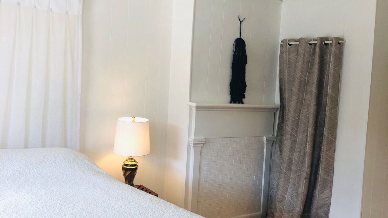 Photo of Bedroom in Lake Hill