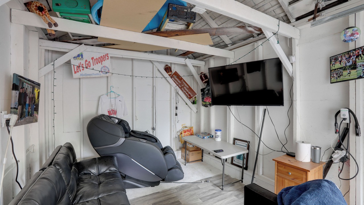Photo of Livingroom in Elizabeth