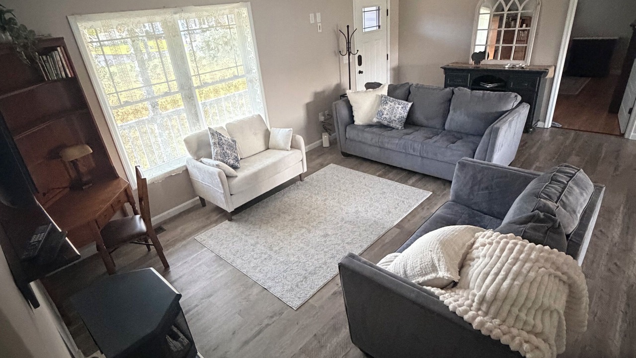 Photo of Livingroom in Milton