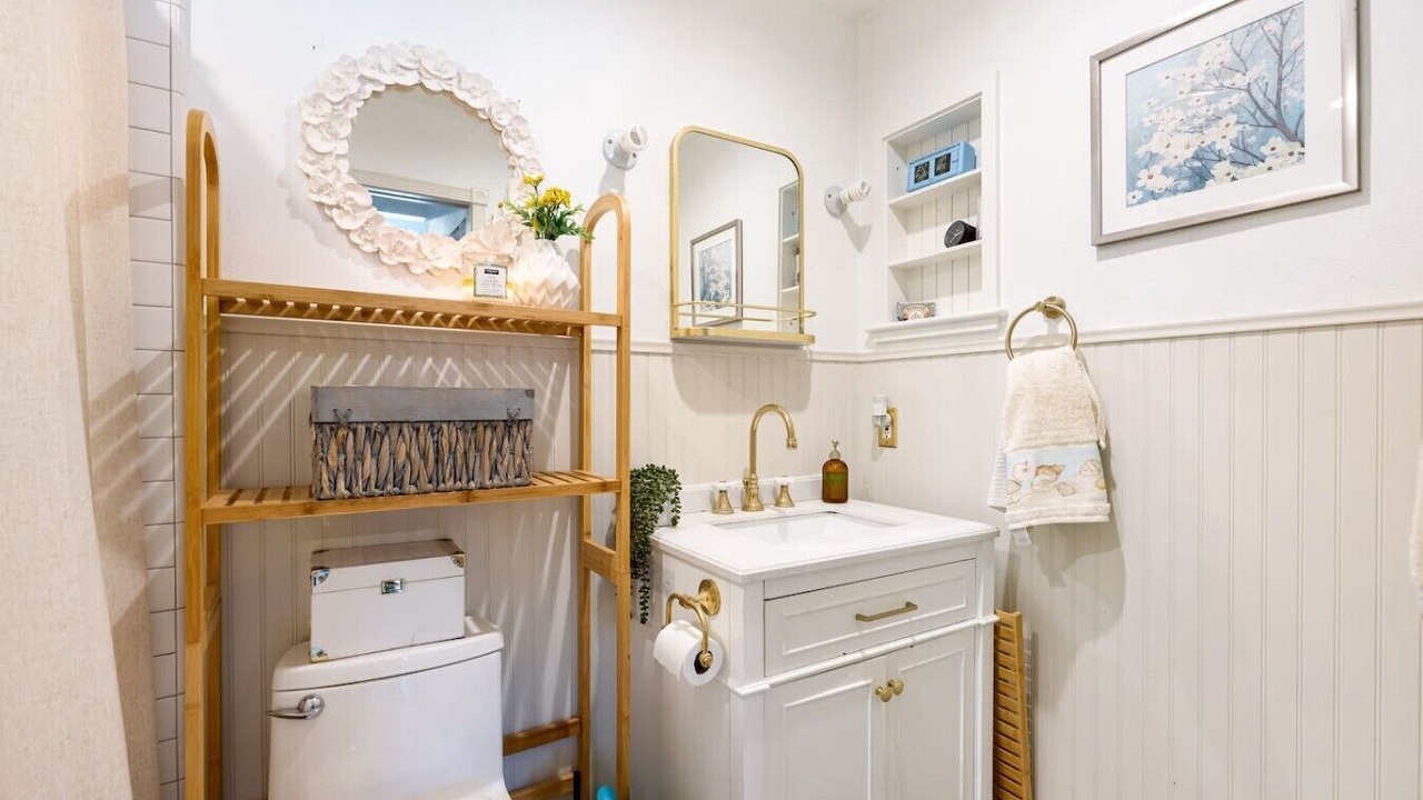 Photo of Bathroom in West Hills