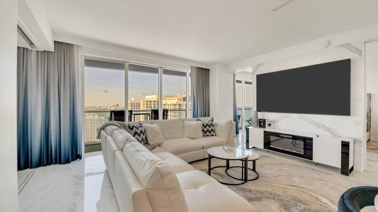 Photo of Livingroom in Central Beach