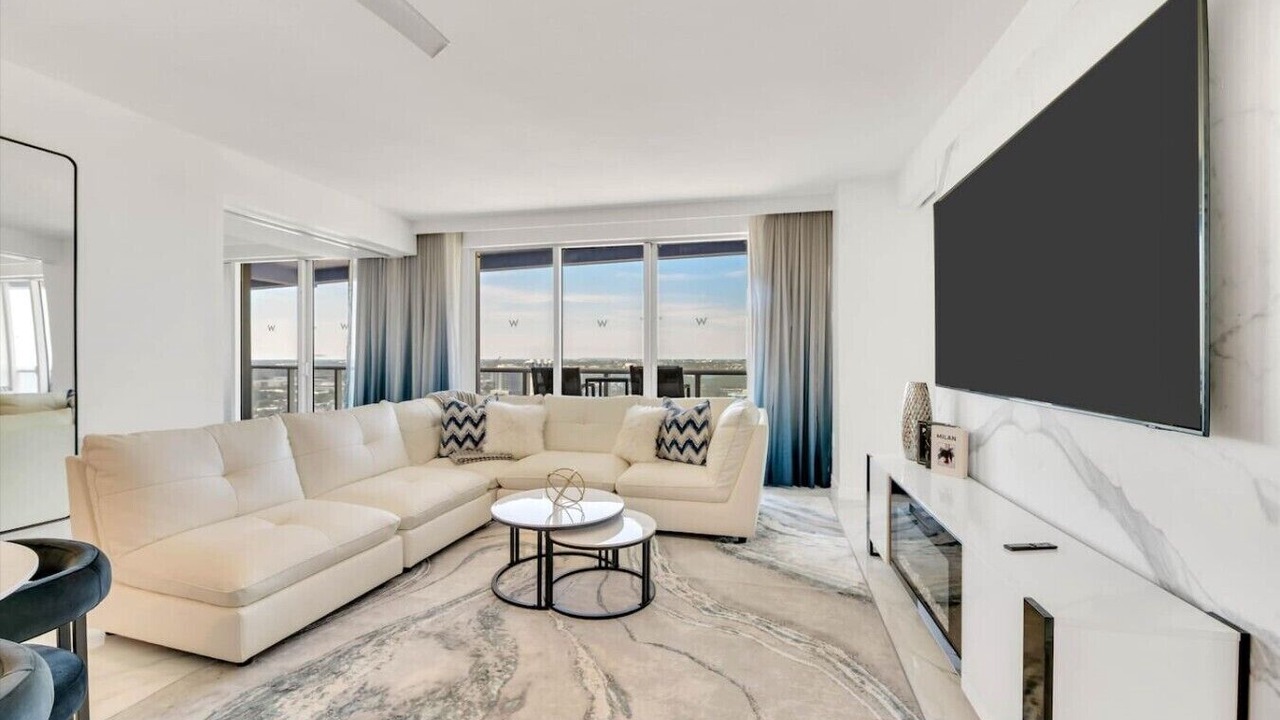 Photo of Livingroom in Central Beach
