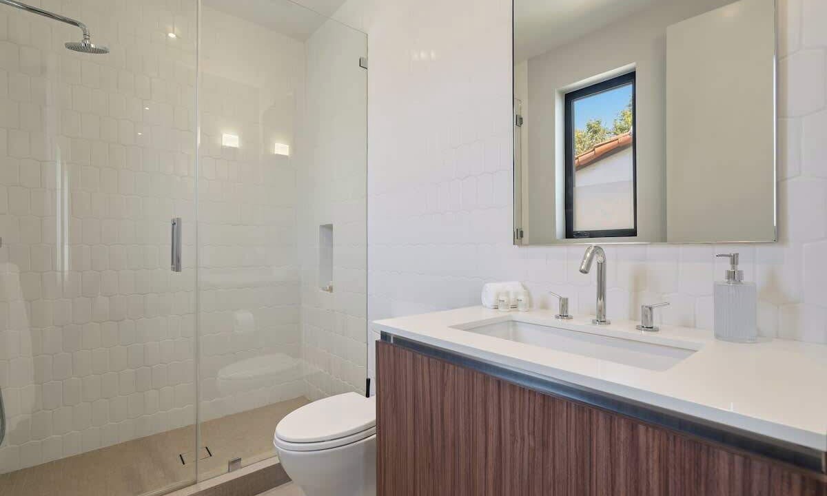 Photo of Bathroom in Beverly Grove