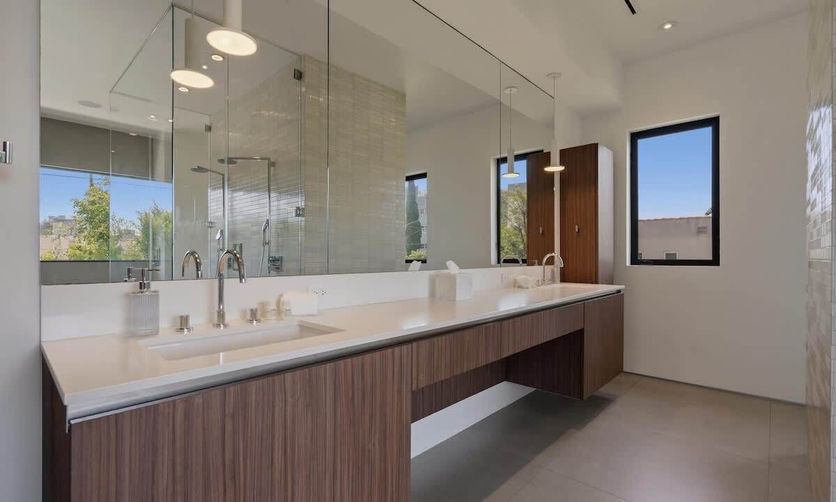 Photo of Bathroom in Beverly Grove