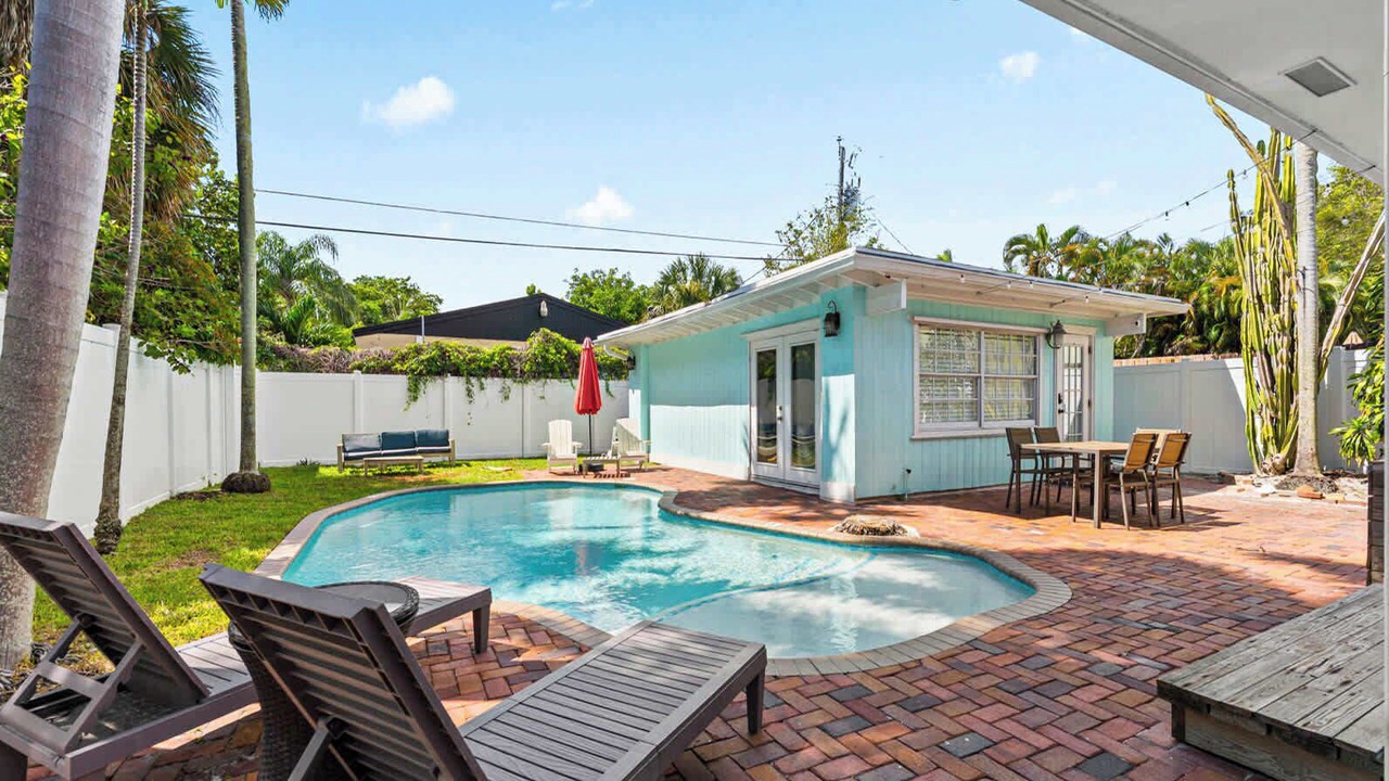 Photo of Outdoor in Middle River Terrace