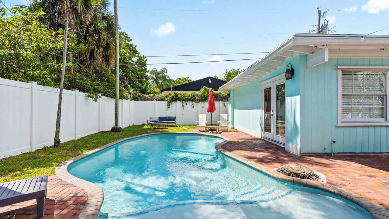 Photo of Outdoor in Middle River Terrace