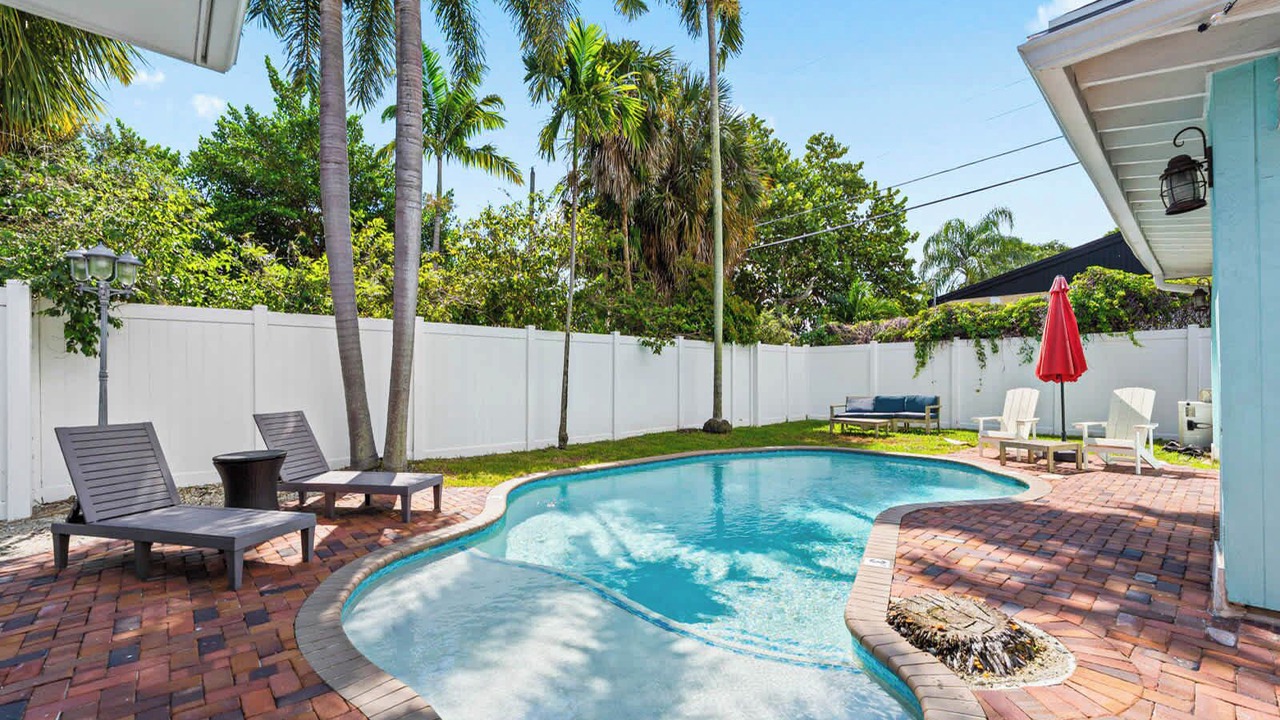 Photo of Outdoor in Middle River Terrace