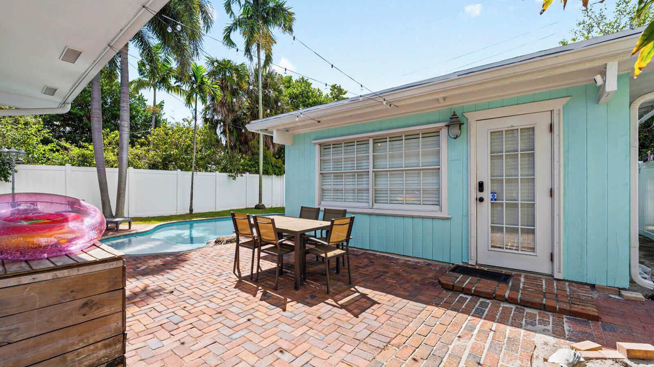 Photo of Outdoor in Middle River Terrace