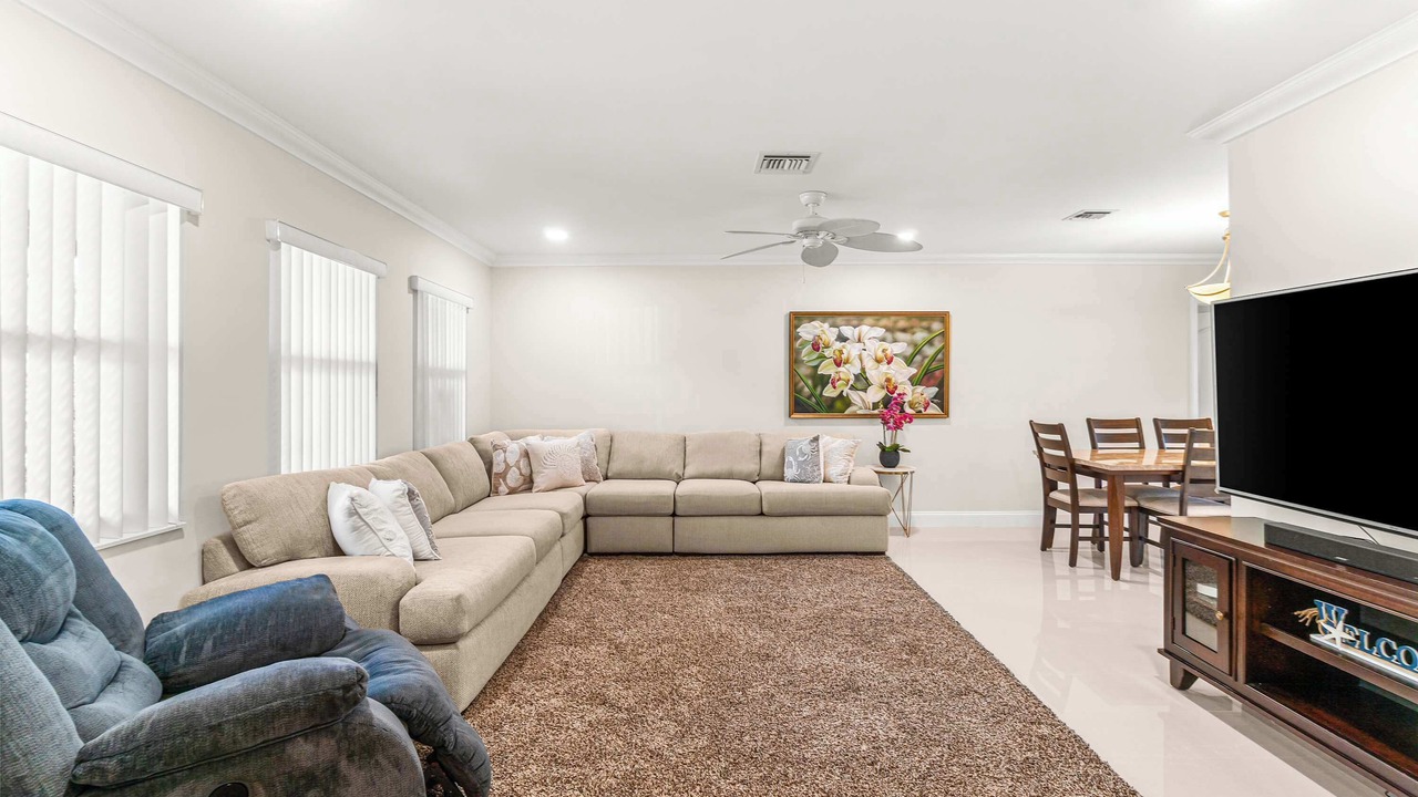 Photo of Livingroom in Tropic Palms