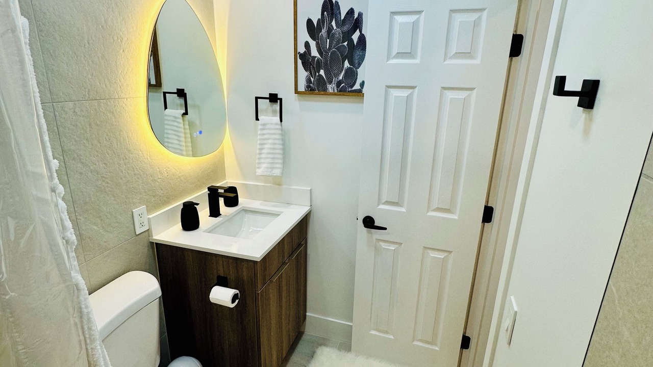 Photo of Bathroom in Poinsettia Heights