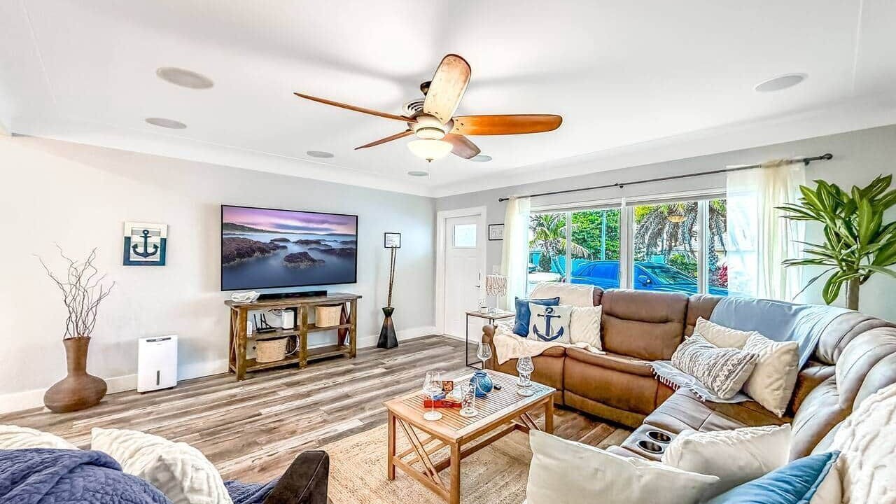 Photo of Livingroom in Garden Isles