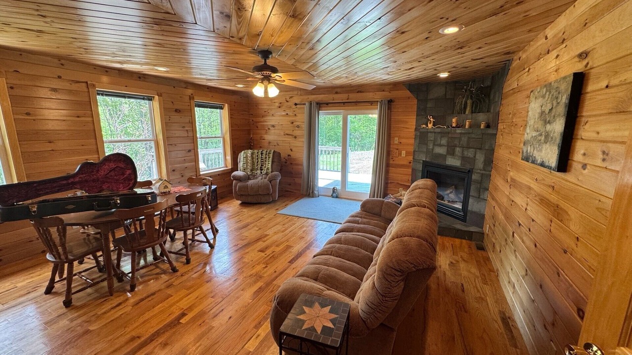 Photo of Bedroom in Ellicottville