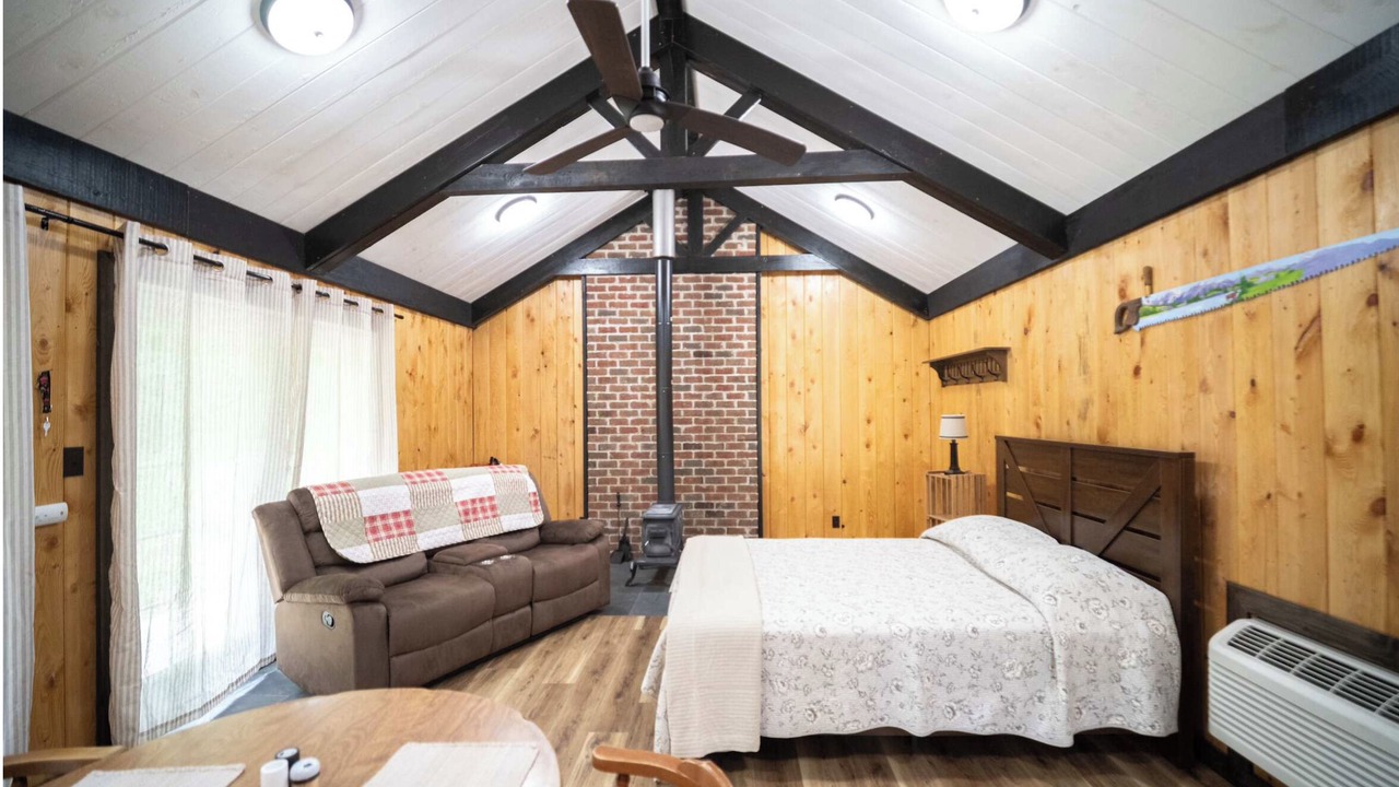 Photo of Bedroom in Farmdale