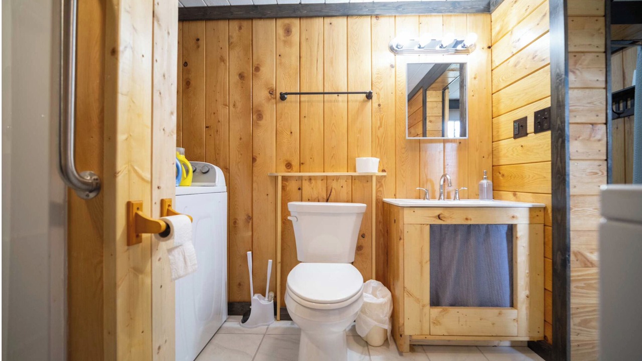 Photo of Bathroom in Farmdale