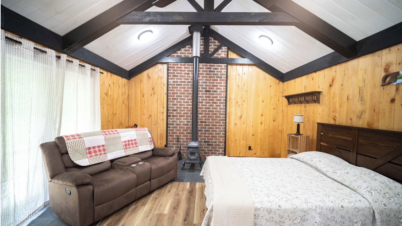Photo of Bedroom in Farmdale