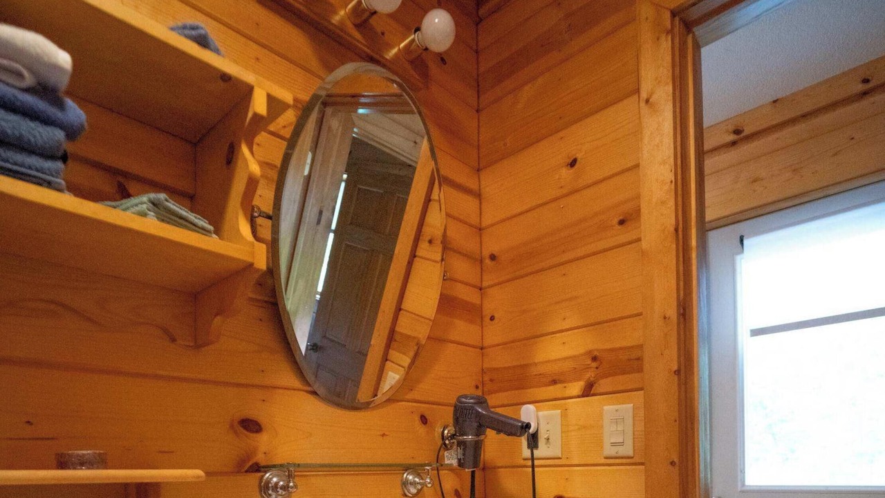 Photo of Bathroom in Farmdale