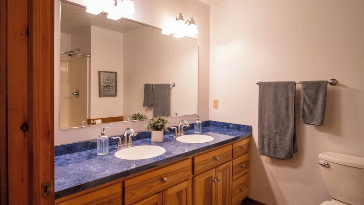 Photo of Bathroom in Farmdale