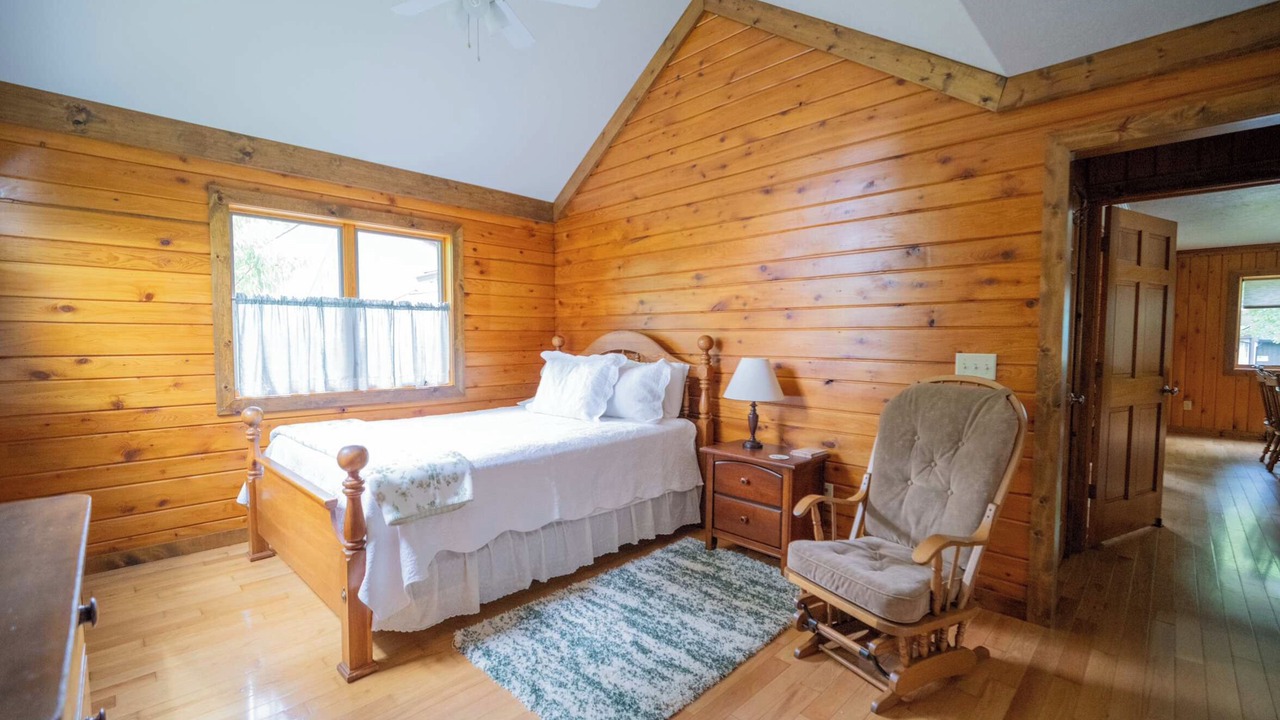 Photo of Bedroom in Farmdale