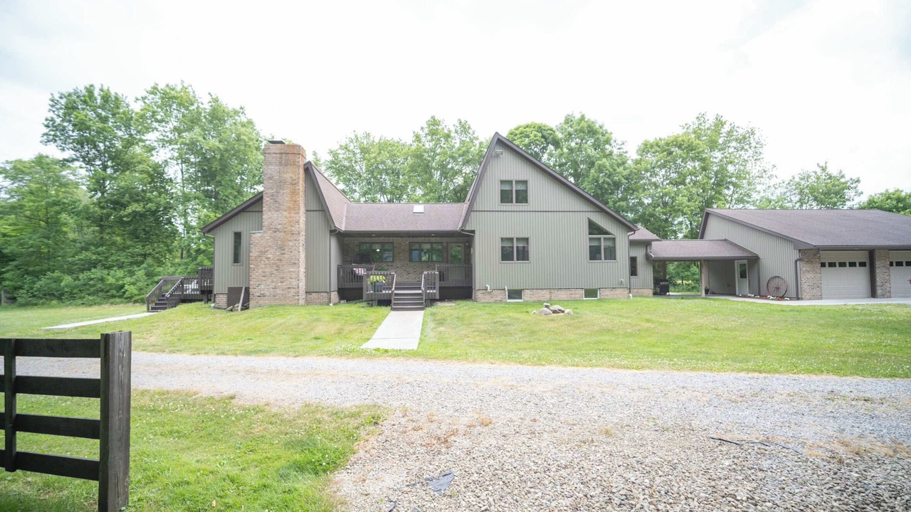 Photo of Outdoor in Farmdale