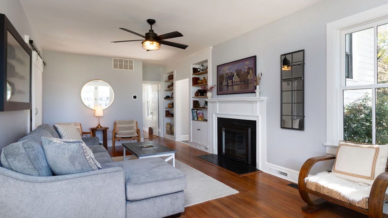 Photo of Livingroom in Unionville