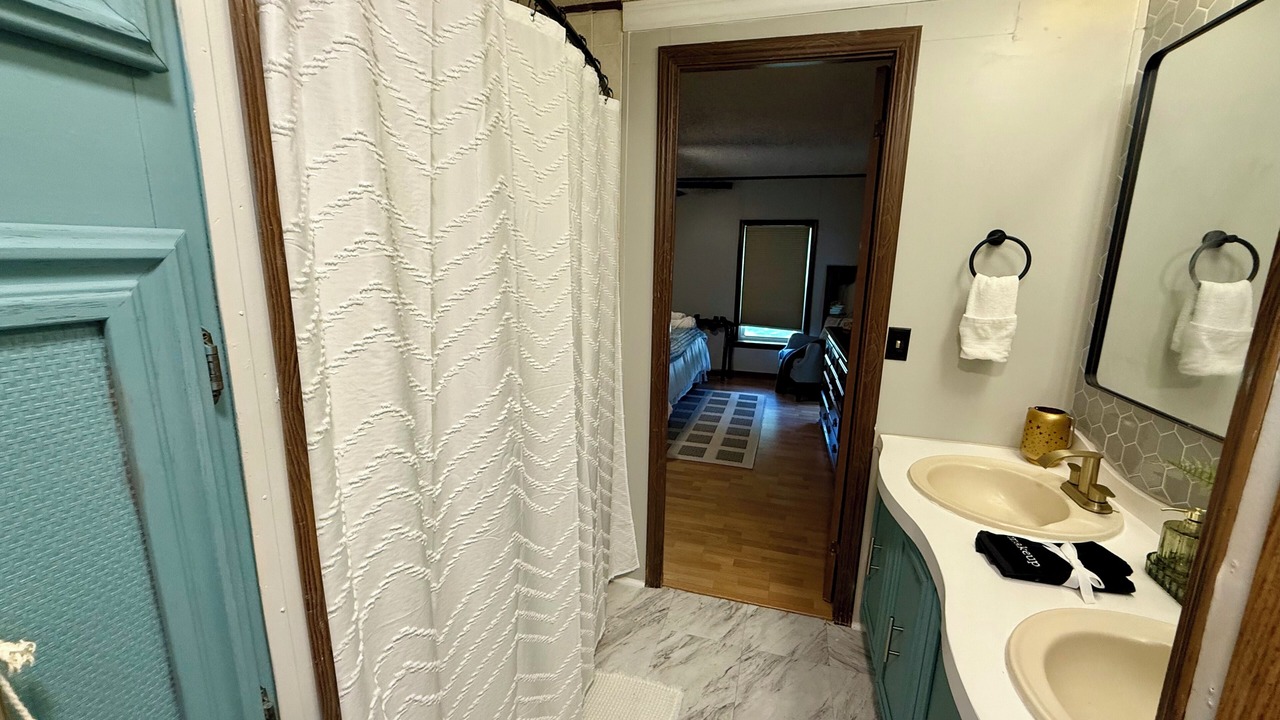 Photo of Bathroom in Green Creek