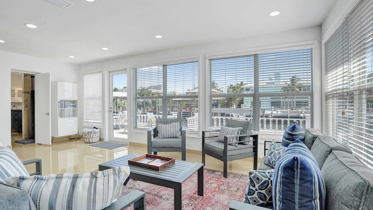 Photo of Livingroom in Bermuda Riviera