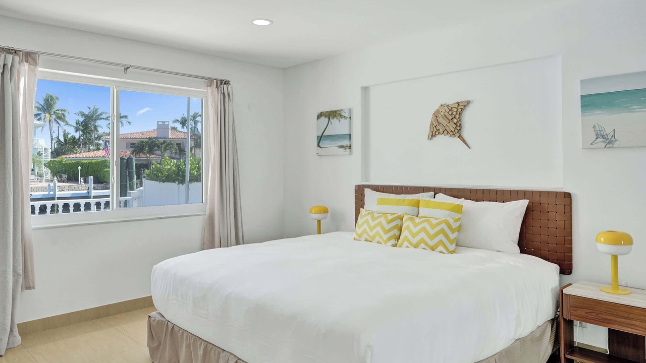 Photo of Bedroom in Bermuda Riviera