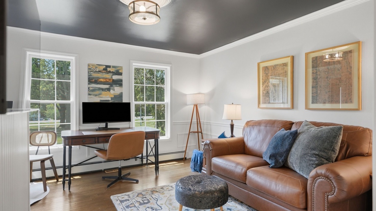Photo of Livingroom in Salisbury Mills