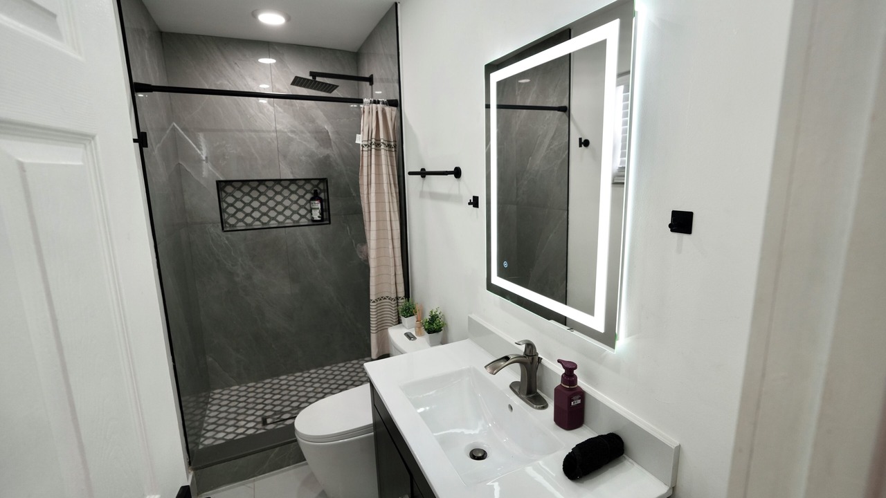 Photo of Bathroom in Driftwood