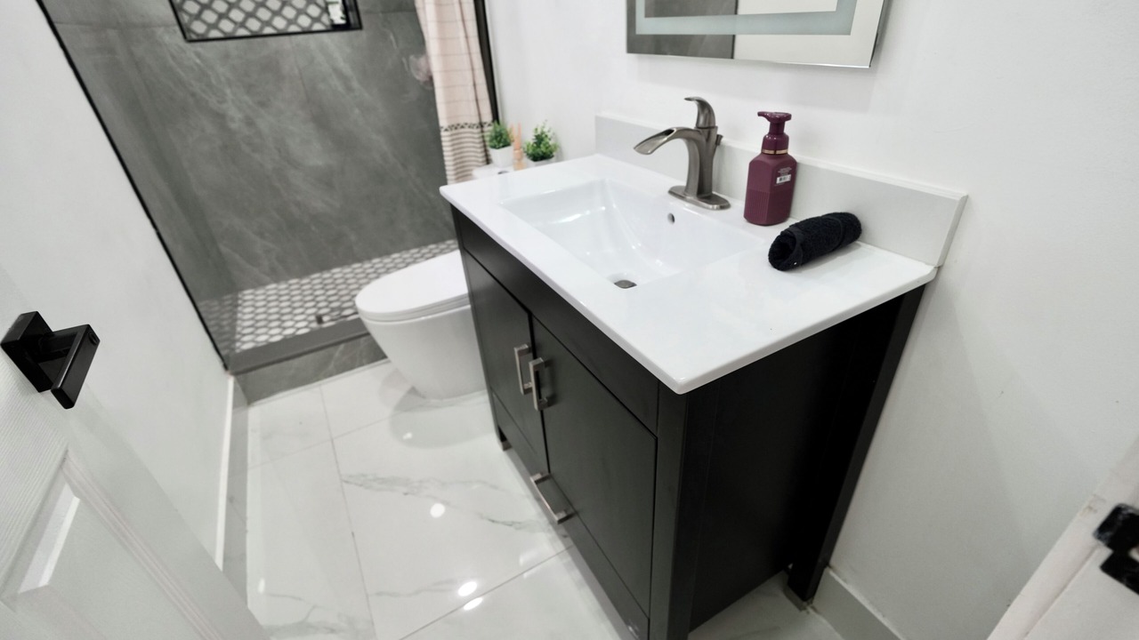 Photo of Bathroom in Driftwood
