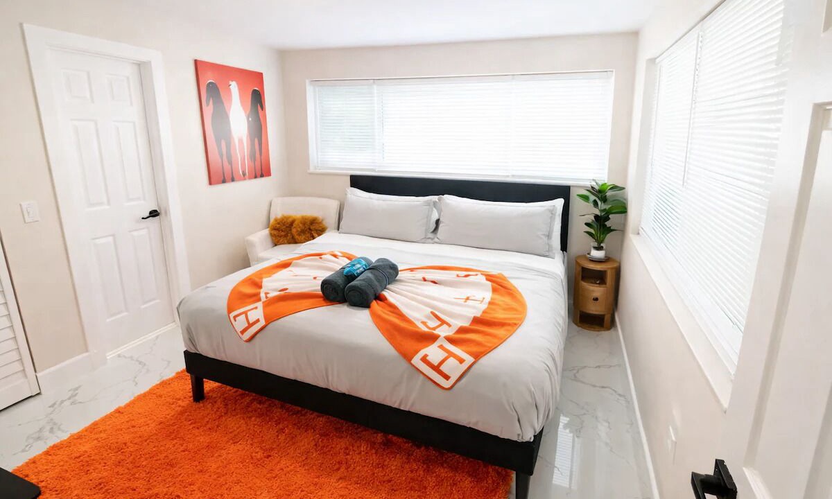 Photo of Bedroom in Sunset