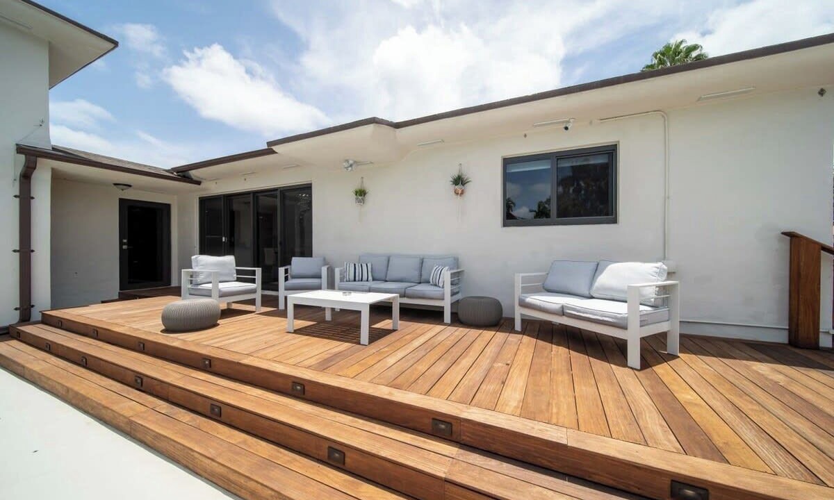 Photo of Patio Balcony in Golden Glades