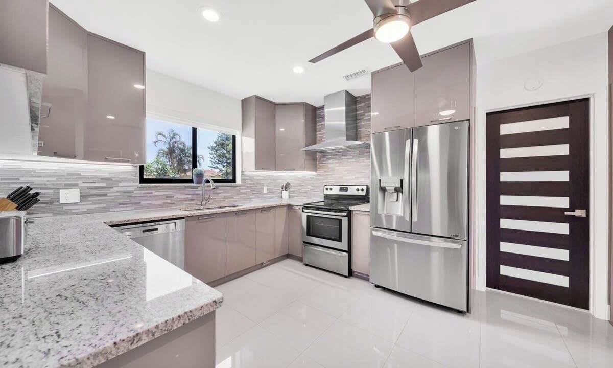 Photo of Kitchen in Golden Glades