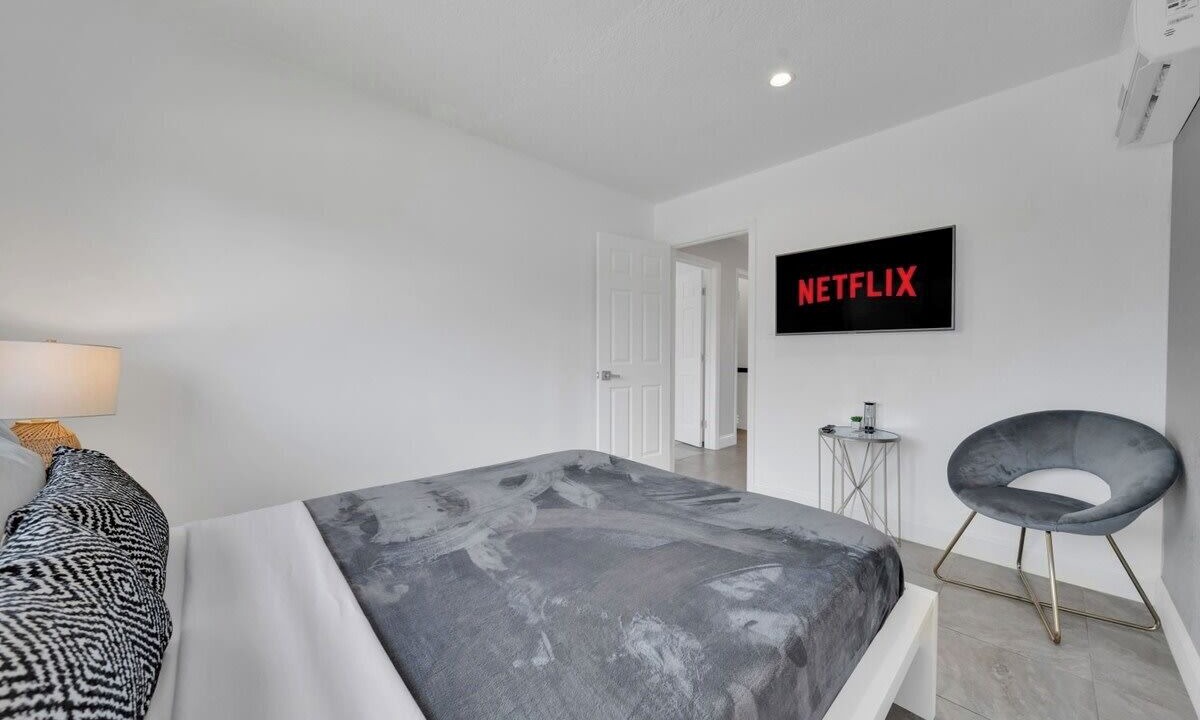 Photo of Bedroom in Golden Glades