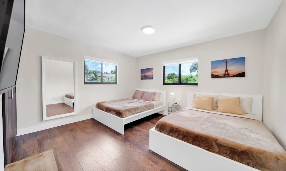 Photo of Bedroom in Golden Glades