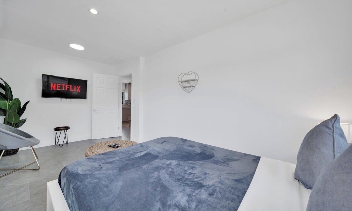 Photo of Bedroom in Golden Glades
