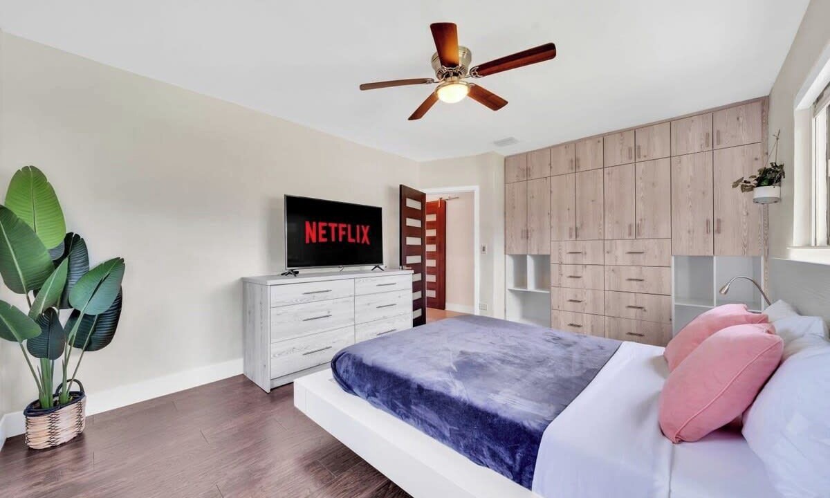 Photo of Bedroom in Golden Glades
