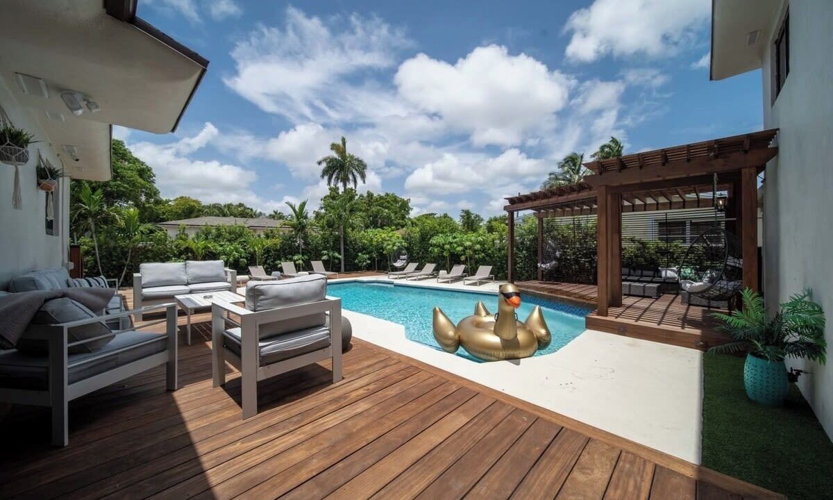 Photo of Outdoor in Golden Glades