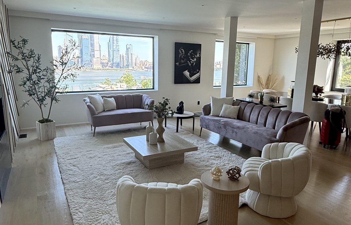 Photo of Livingroom in Weehawken