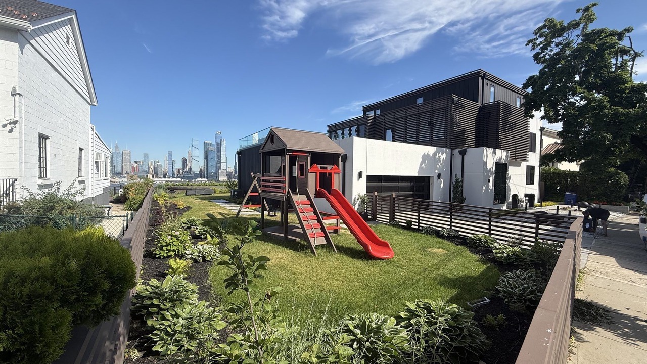 Photo of Others in Weehawken