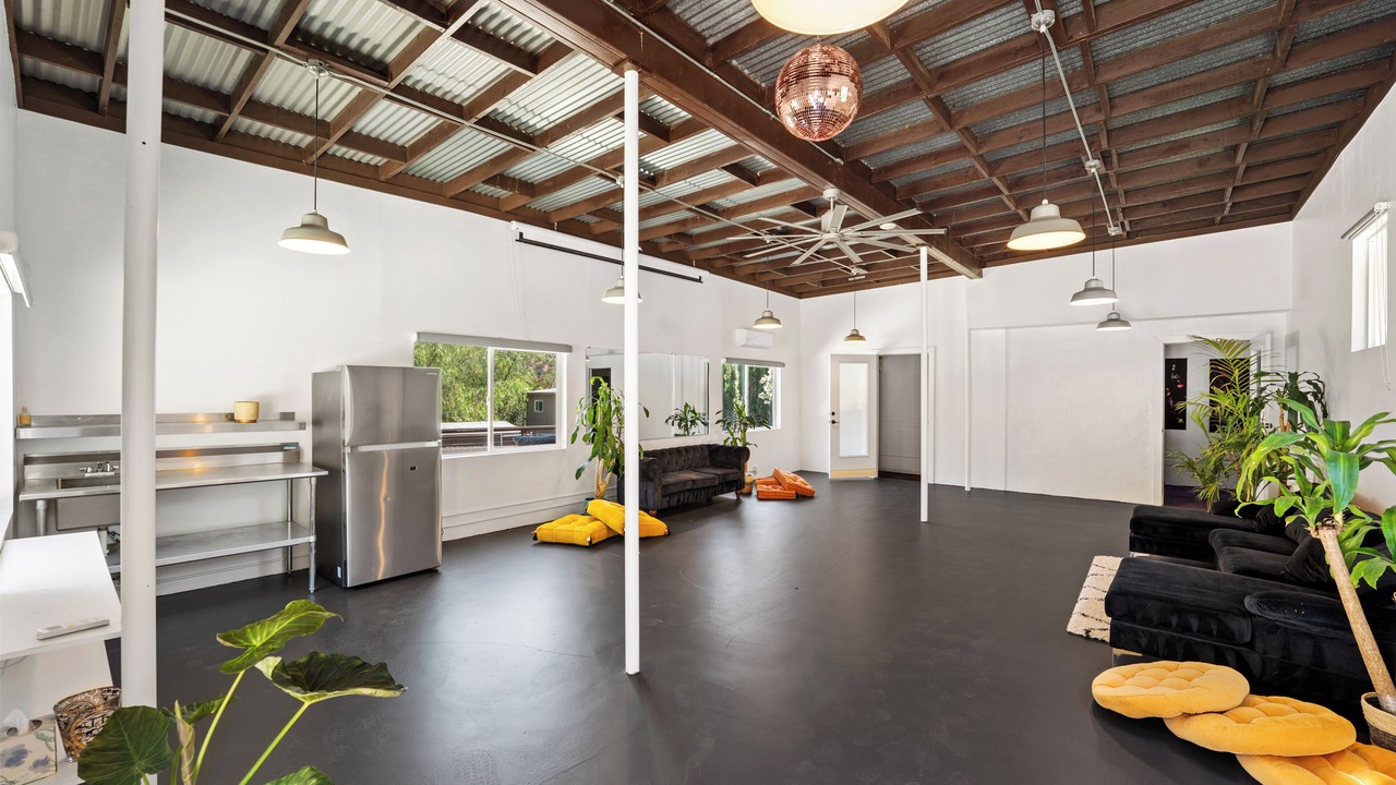 Photo of Bedroom in Calabasas