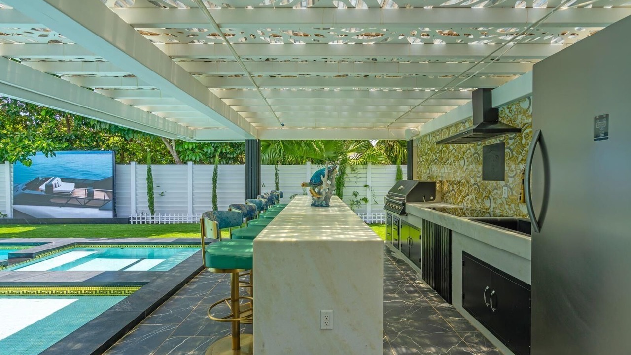 Photo of Outdoor in Biscayne Park