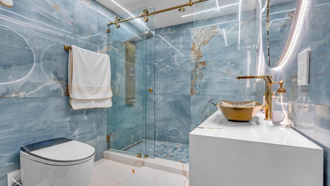 Photo of Bathroom in Biscayne Park