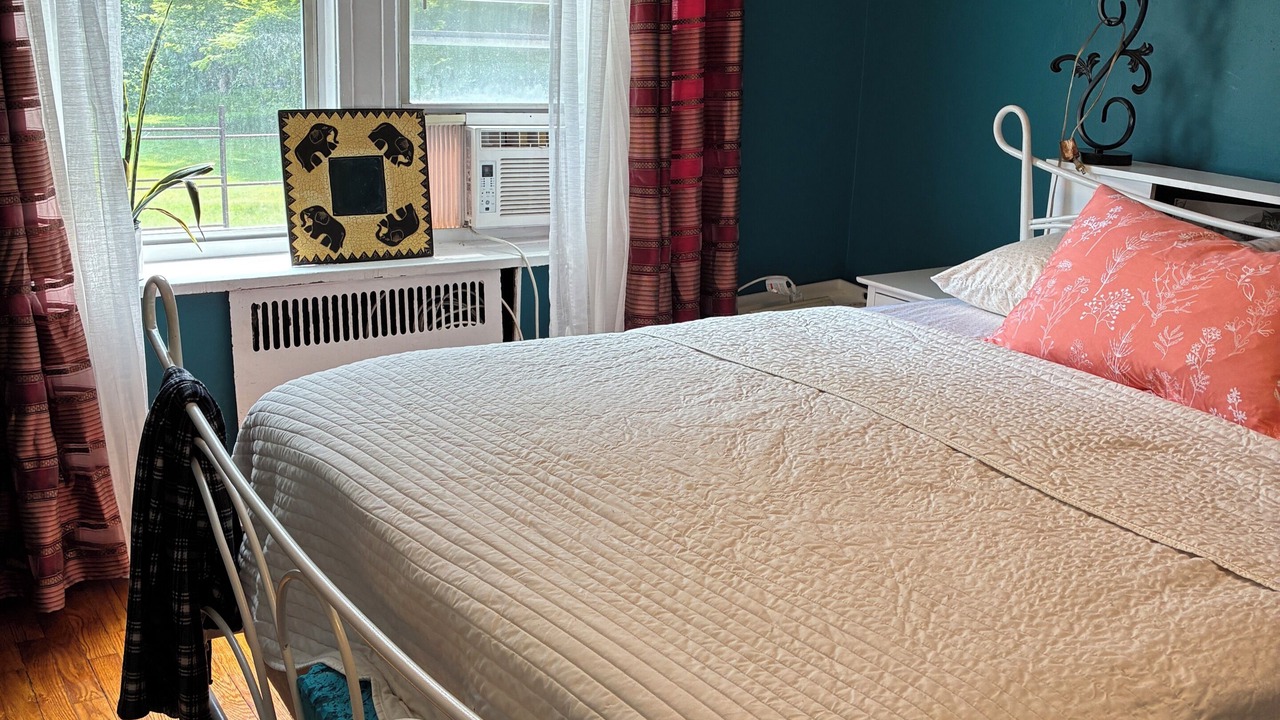 Photo of Bedroom in North Riverdale