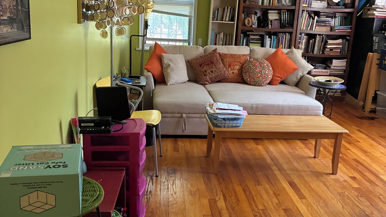 Photo of Livingroom in North Riverdale