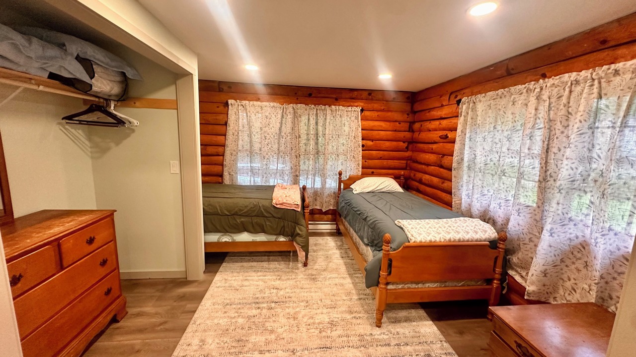 Photo of Bedroom in Johnsonburg