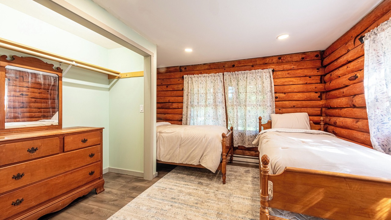 Photo of Bedroom in Johnsonburg
