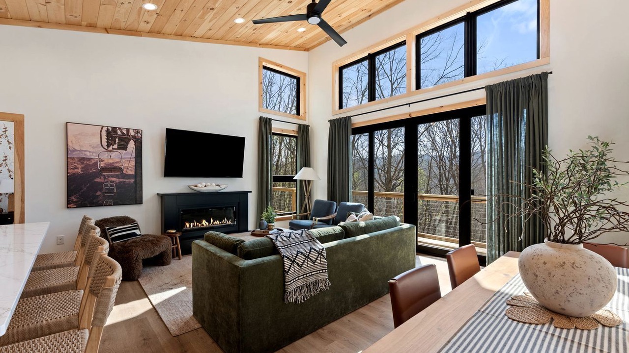 Photo of Livingroom in Wardensville