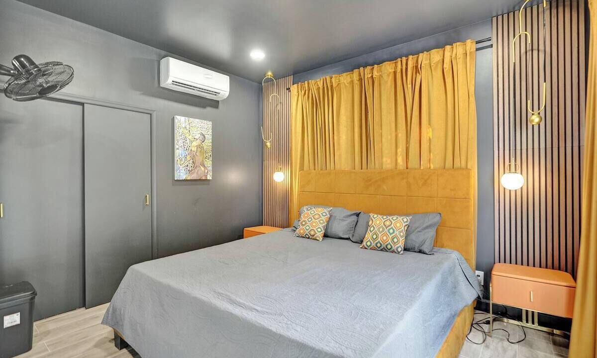 Photo of Bedroom in Wilton Manors
